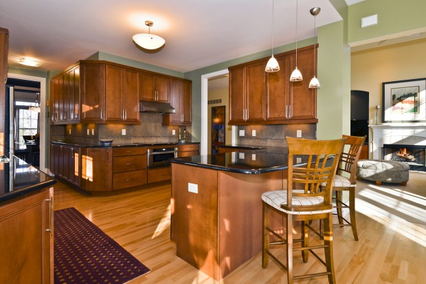 Meadowbrook Country Club Estates 376_kitchen.jpg